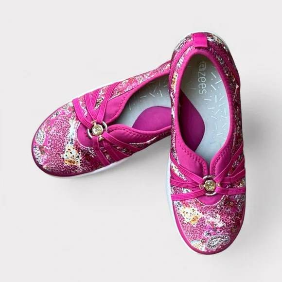 Bzees Women’s Niche Slip On Sneakers 8M Paisley Stretch Comfort Washable Shoes - Picture 1 of 10